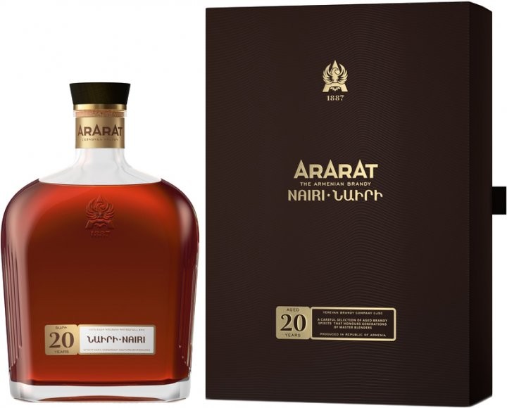 Бренди Ararat Nairi 20 лет выдержки 40% 0,5л в подарочной упаковке